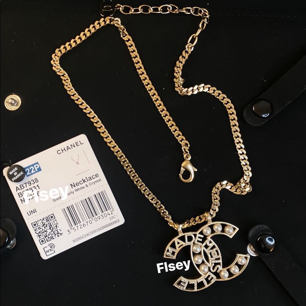 SUPER RARE! CHANEL gold chain CC logo necklace